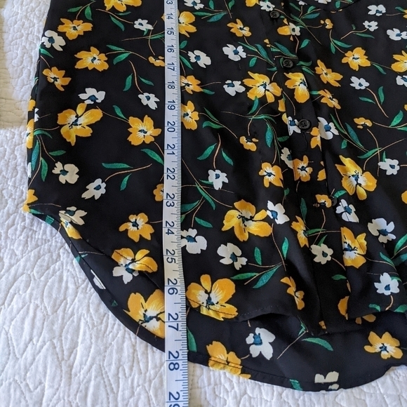 WHO What Wear Black Floral Button Down Blouse S Office Work Brunch - Picture 10 of 15